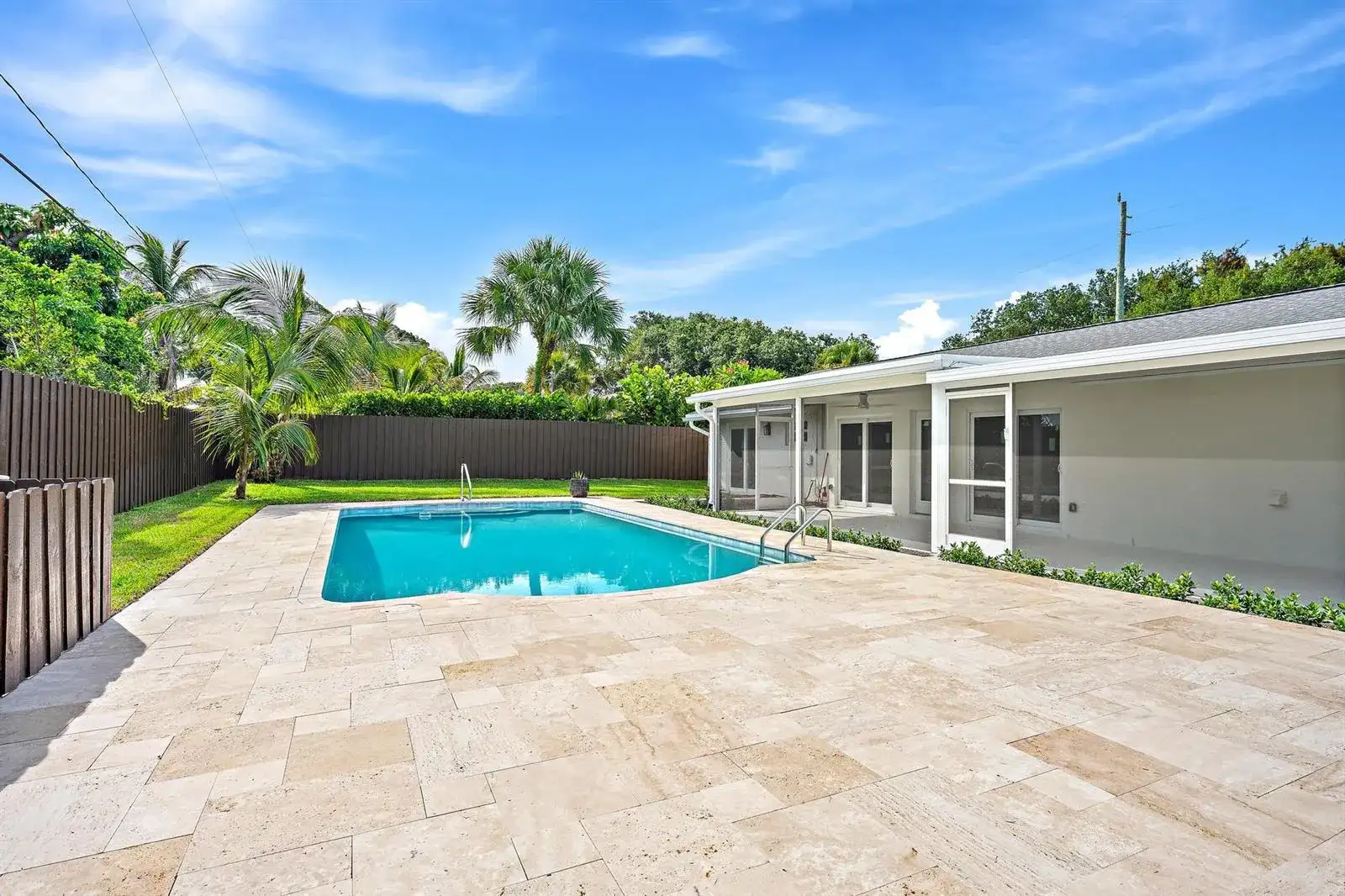 109 E RIVERSIDE Drive, Jupiter FL 33469 photo 4