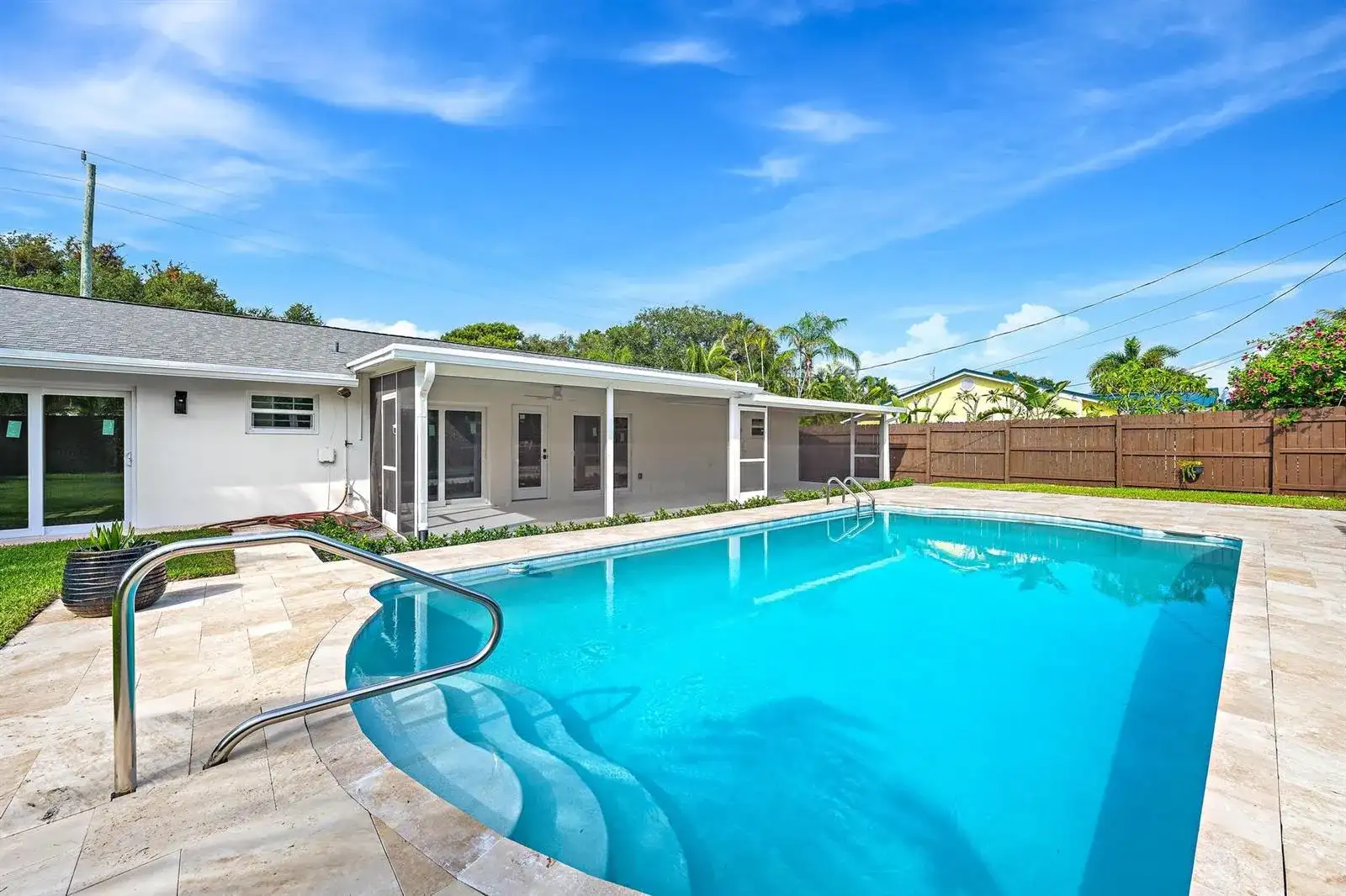 109 E RIVERSIDE Drive, Jupiter FL 33469 photo 5