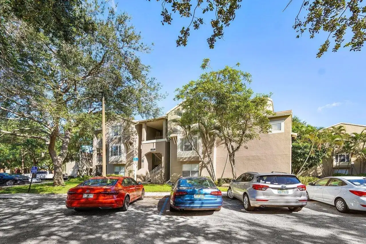 1825 PALM COVE Boulevard # 306, Delray Beach FL 33445