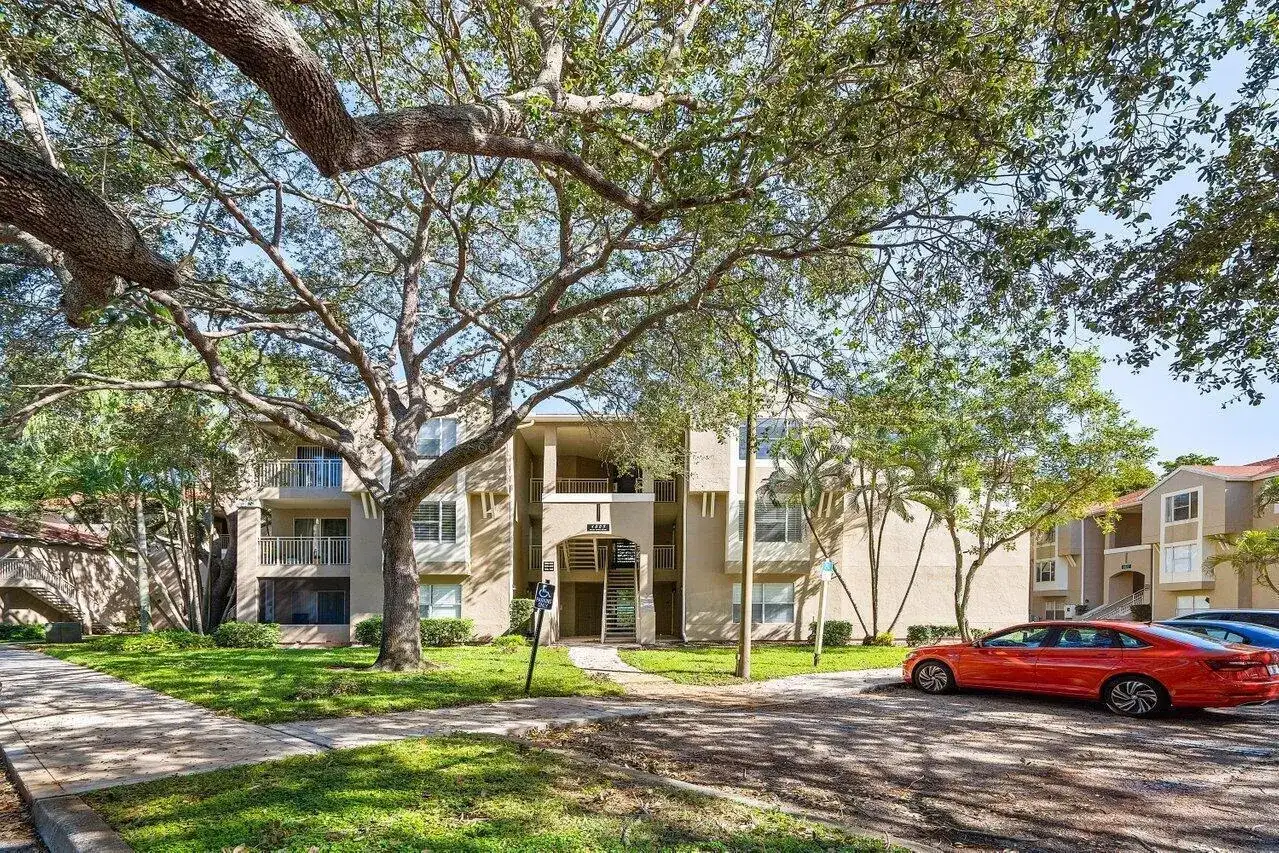 1825 PALM COVE Boulevard # 306, Delray Beach FL 33445 photo 2