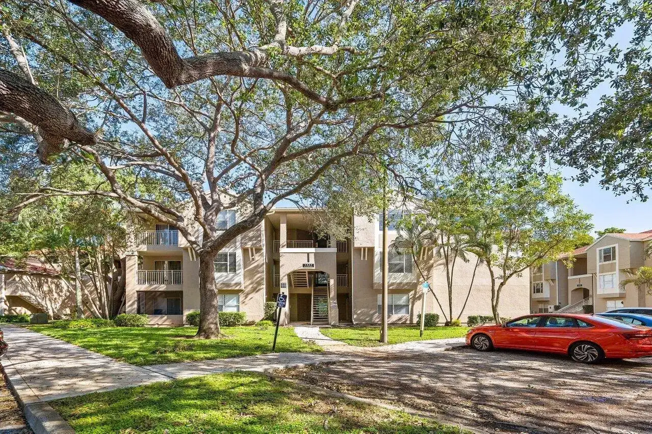 1825 PALM COVE Boulevard # 306, Delray Beach FL 33445 photo 3