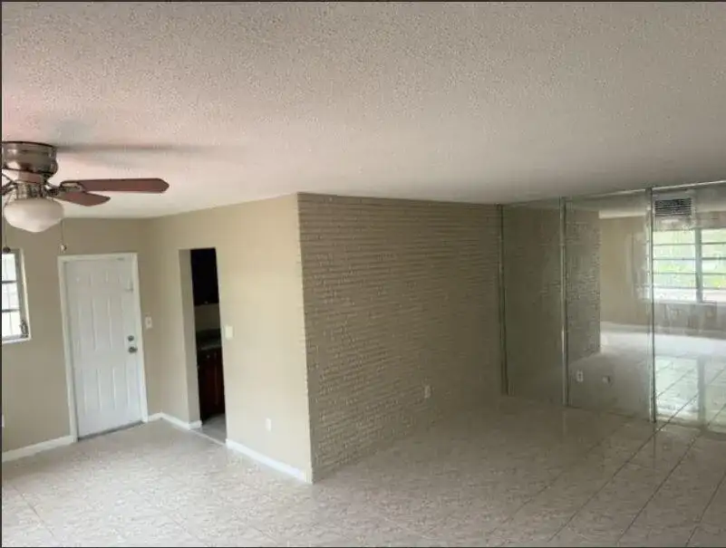 16980 N MIAMI Avenue, North Miami Beach FL 33169 photo 2