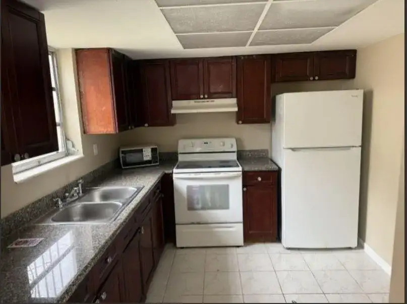 16980 N MIAMI Avenue, North Miami Beach FL 33169 photo 3