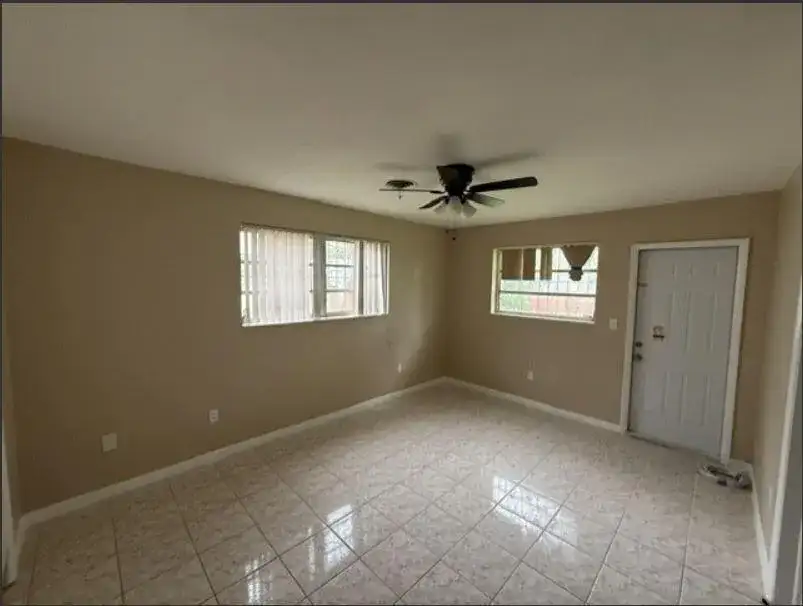 16980 N MIAMI Avenue, North Miami Beach FL 33169 photo 5