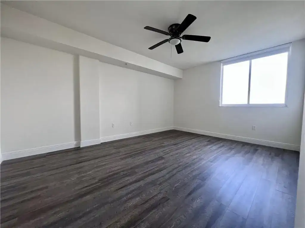 18335 NW 68 Avenue # 616, Hialeah FL 33015 photo 4