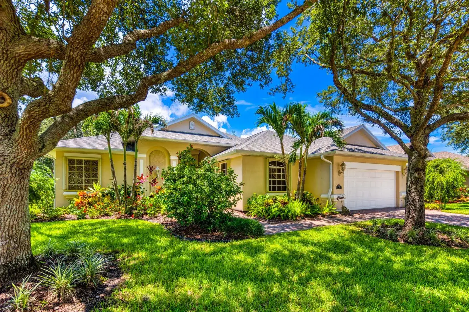 4220 ABINGTON WOODS Circle, Vero Beach FL 32967 photo 2