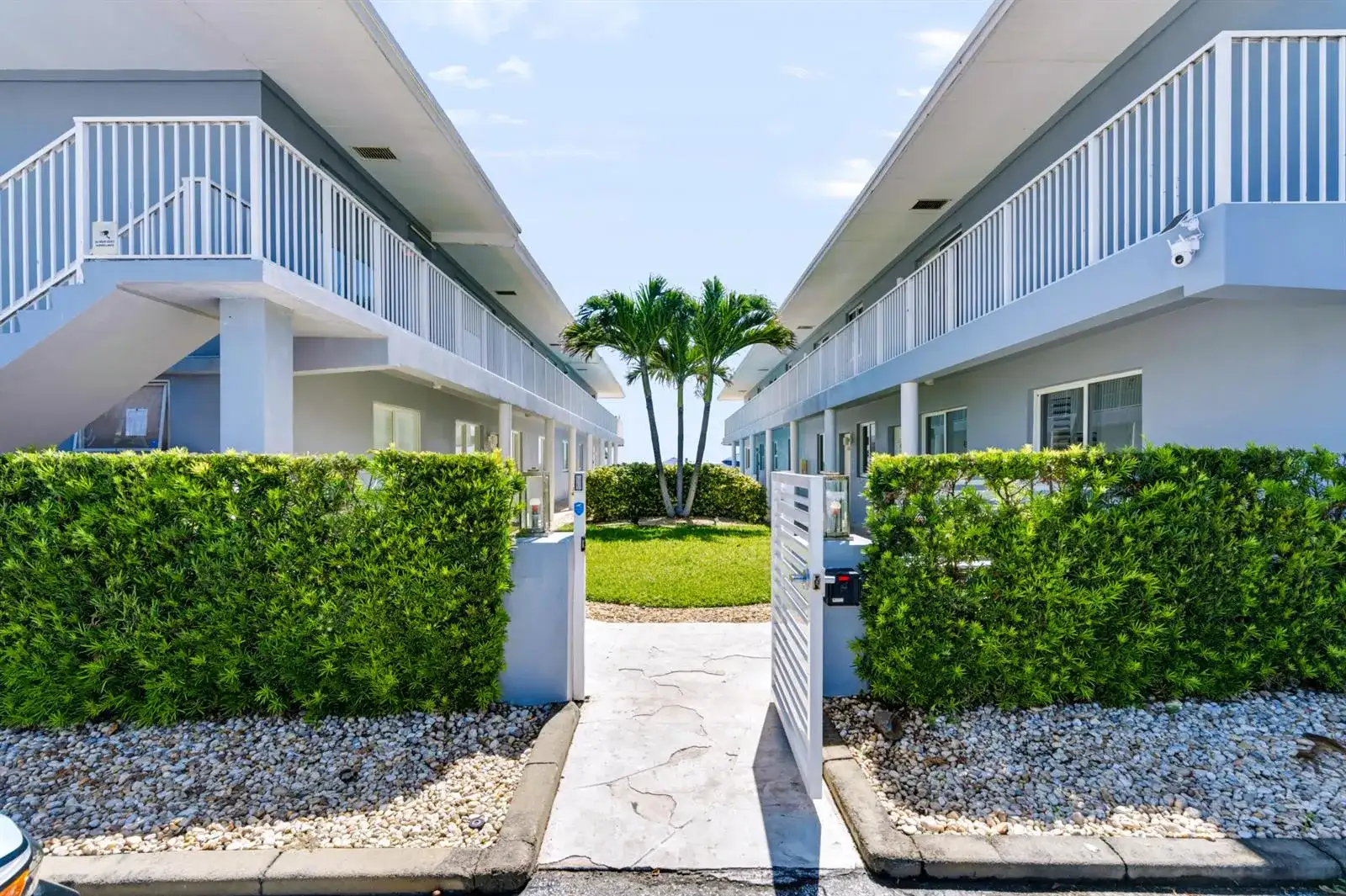 604 N OCEAN Boulevard # 1B, Pompano Beach FL 33062 photo 2