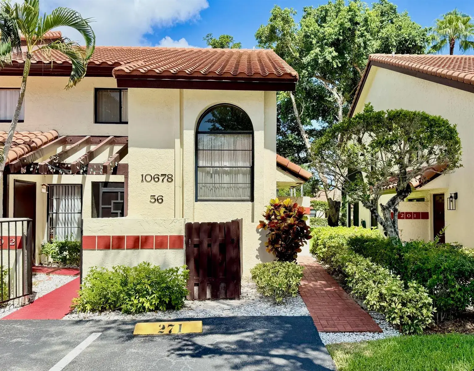10678 OCEAN PALM Way # 202, Boynton Beach FL 33437