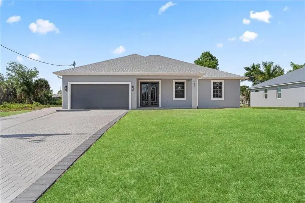 7427 SEA MIST Drive, Port Charlotte FL 33981 photo 2