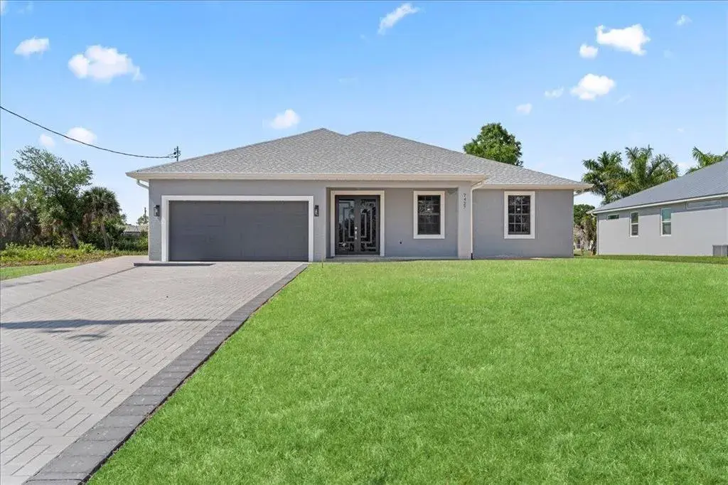 7427 SEA MIST Drive, Port Charlotte FL 33981