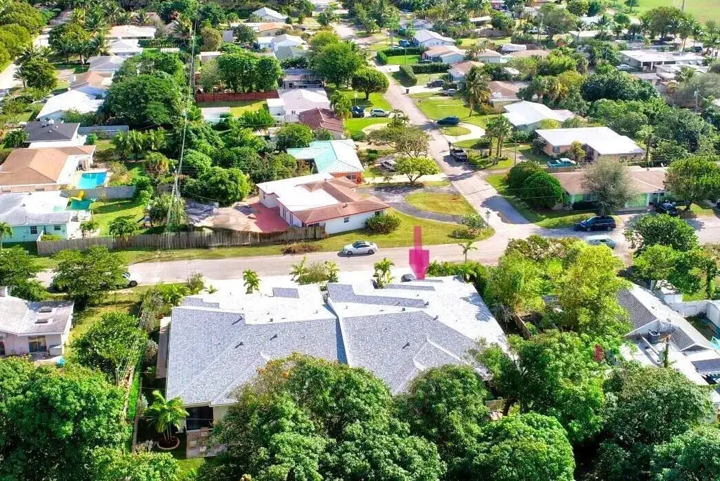 2517 Oceanview Avenue E, Delray Beach FL 33444 photo 2