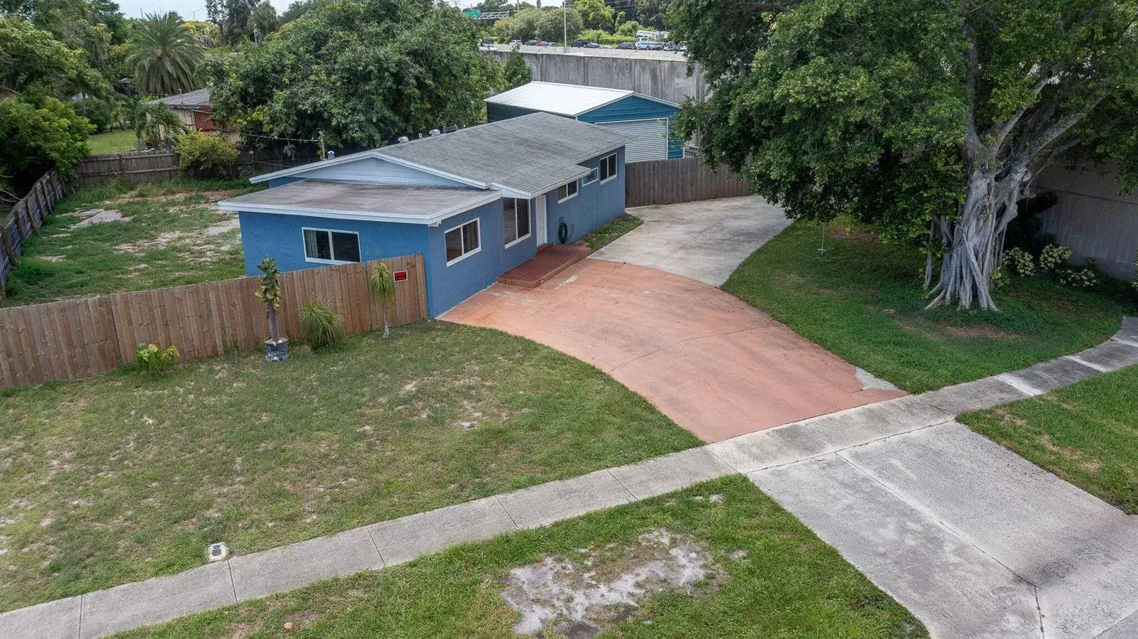 1446 W DREW Street, Lantana FL 33462