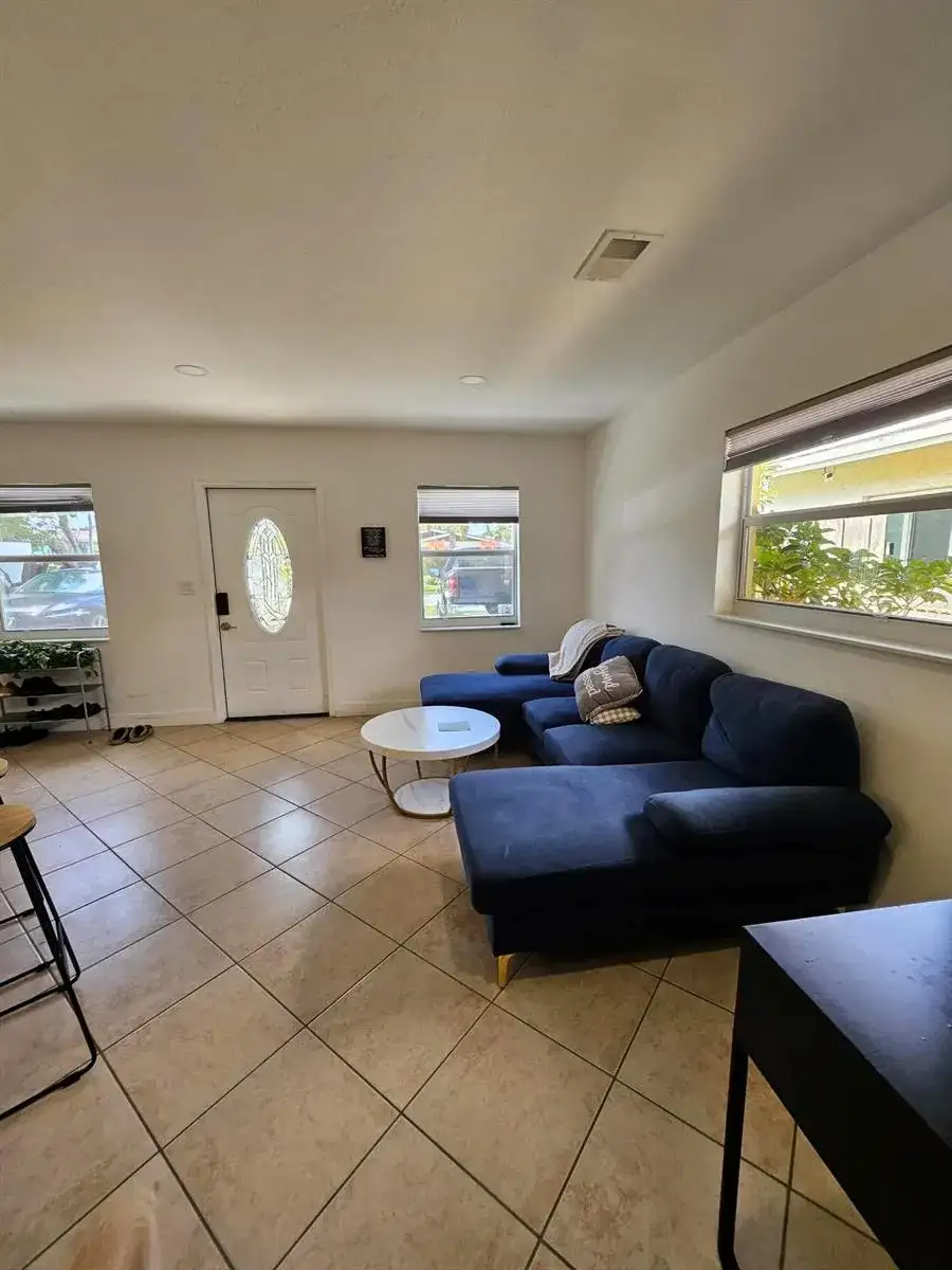 2711 NW 16 Street, Fort Lauderdale FL 33311 photo 5