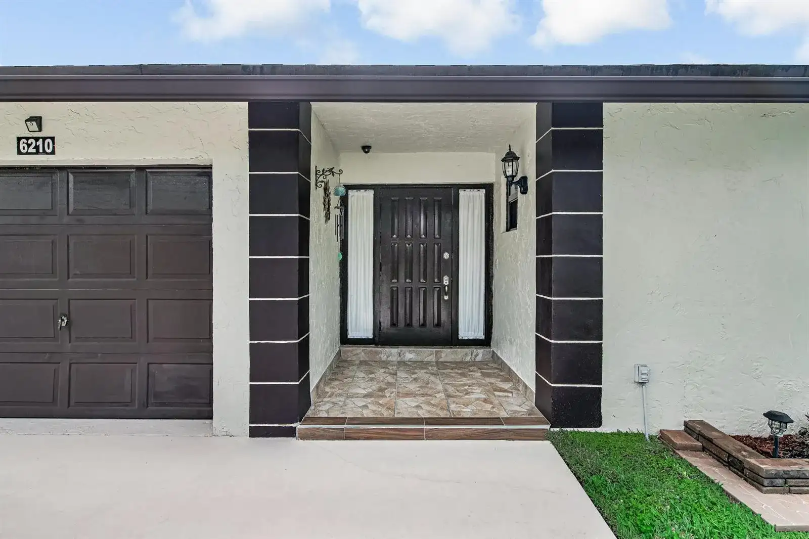 6210 Olivewood Circle, FL 33463 photo 4