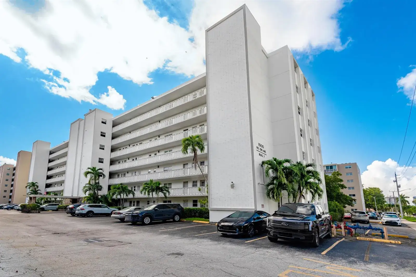 1000 NE 12TH Avenue # 104, Hallandale Beach FL 33009