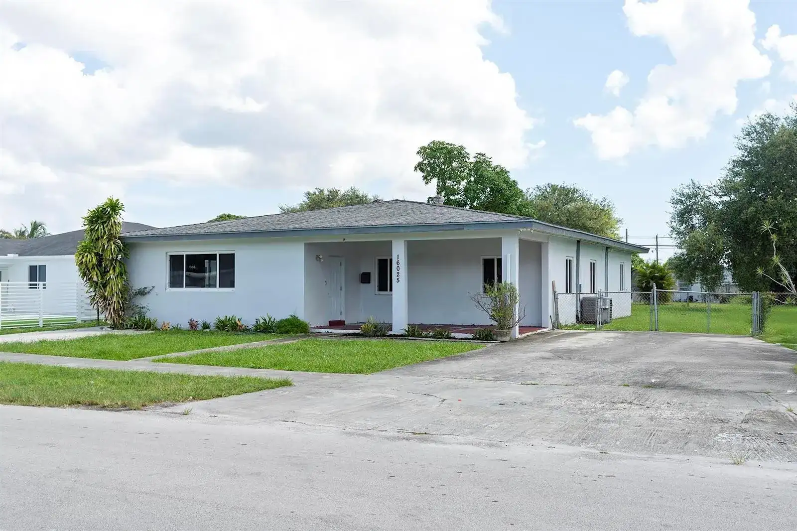 16025 NW 20TH Avenue, Miami Gardens FL 33054 photo 2
