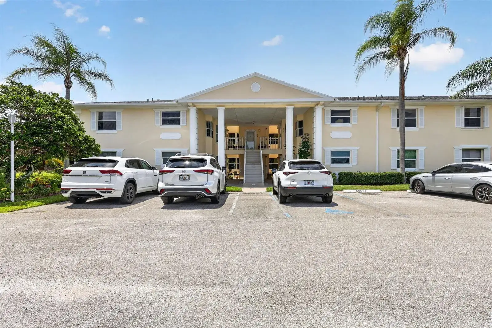 203 Grove Isle Circle, Vero Beach FL 32962 photo 2