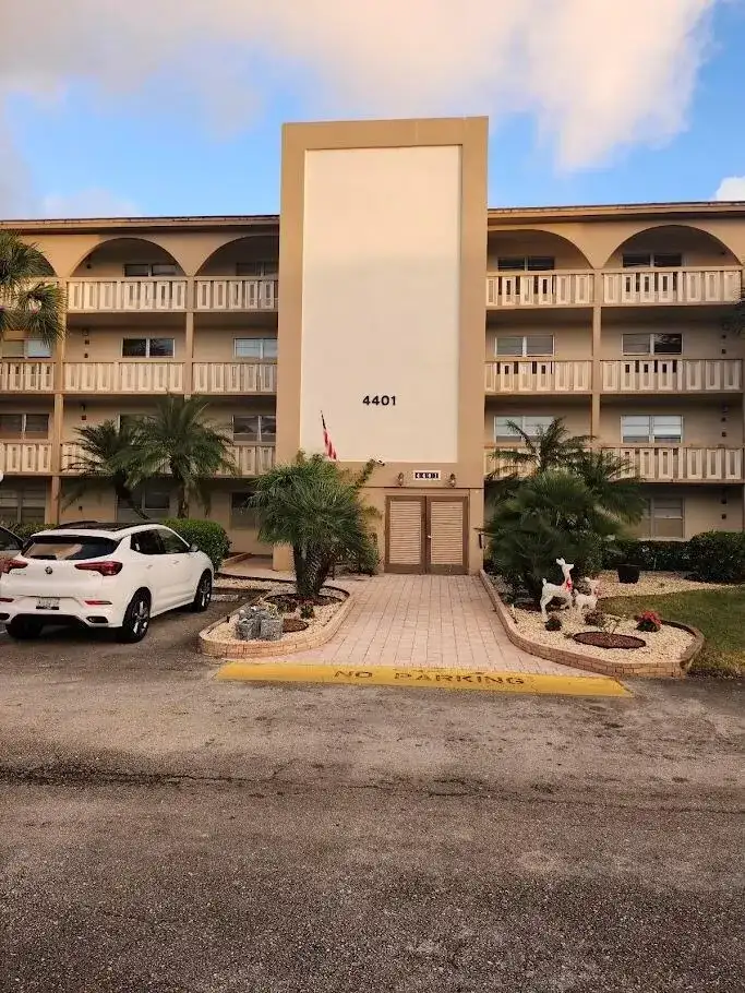 4401 MARTINIQUE Court # D4, Coconut Creek FL 33066 photo 5