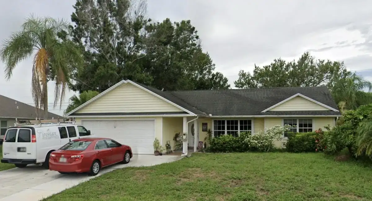 6809 NW Dragon Street, Port St. Lucie FL 34983