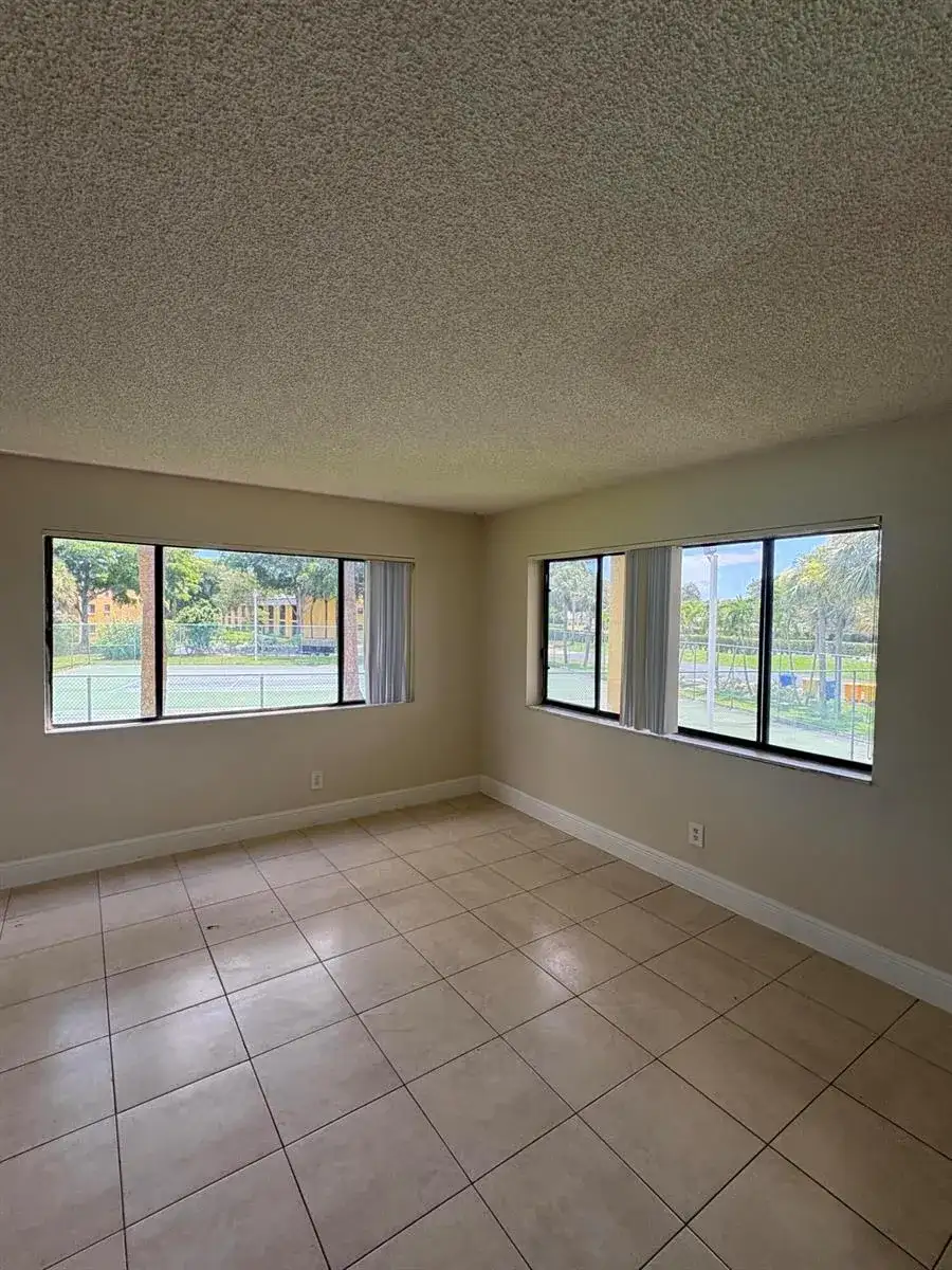 1437 MEADOWS Circle W # 1437, Boynton Beach FL 33436 photo 2
