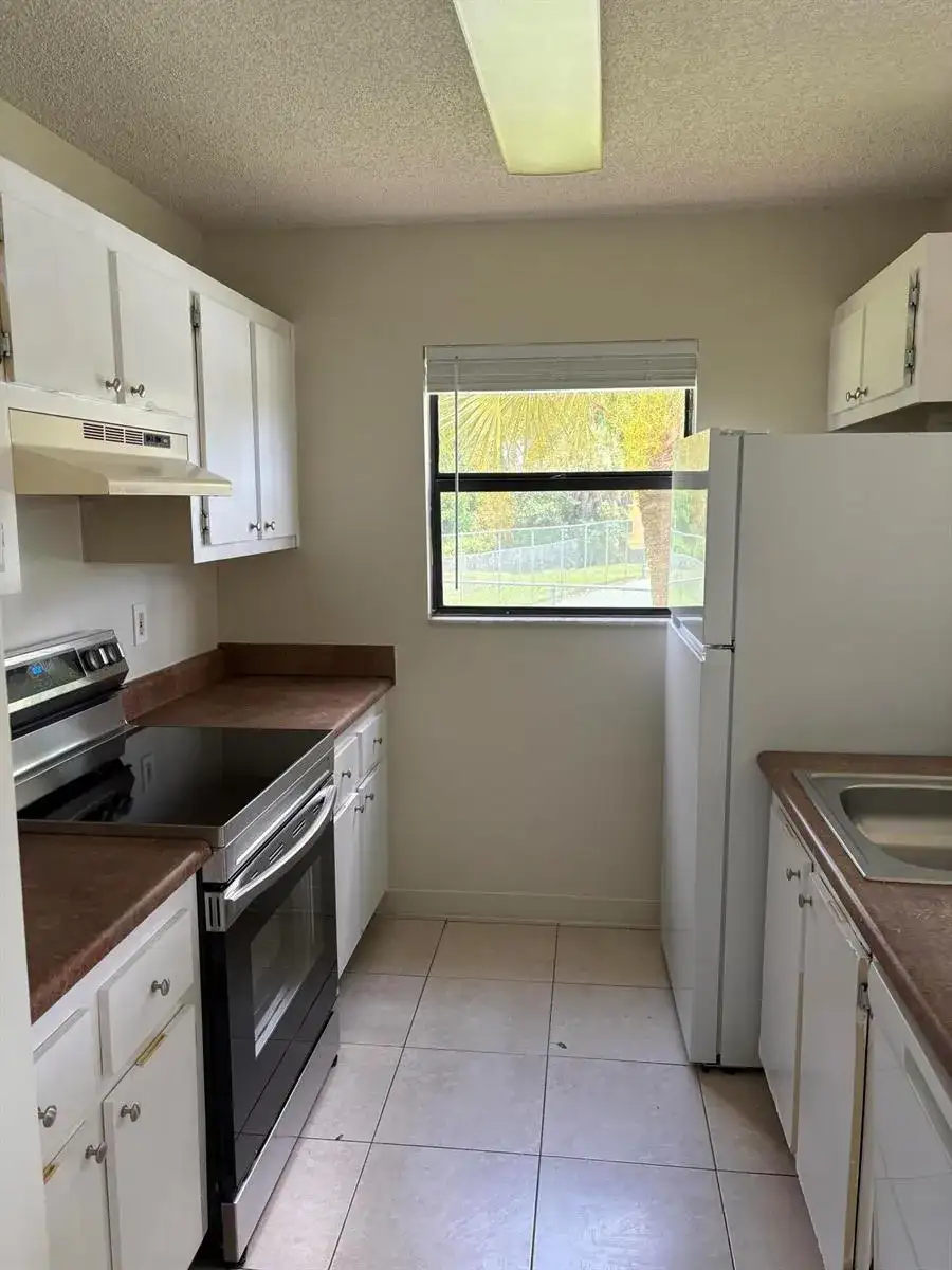 1437 MEADOWS Circle W # 1437, Boynton Beach FL 33436 photo 3