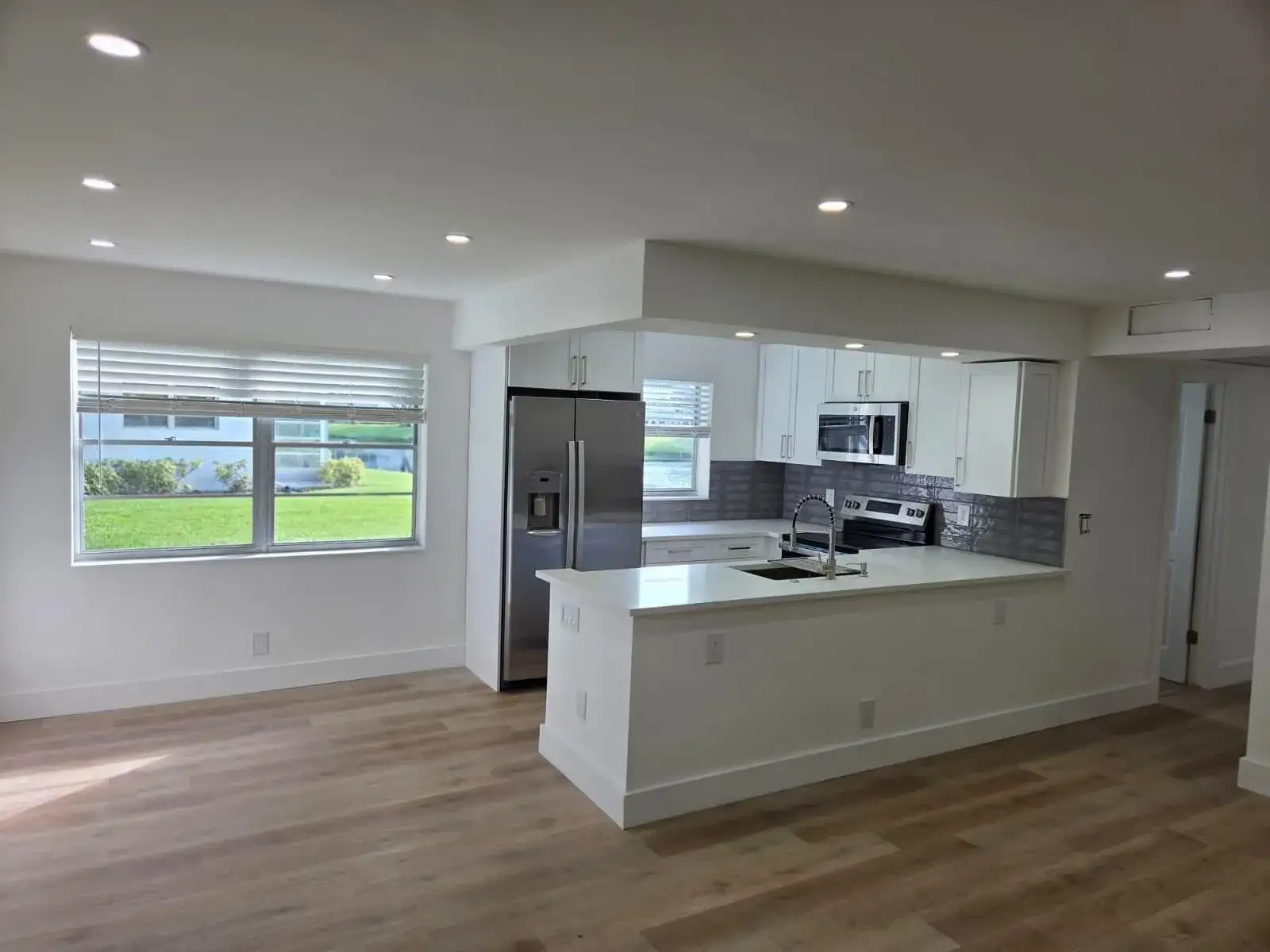 205 ELLESMERE E # 205, Deerfield Beach FL 33442 photo 3