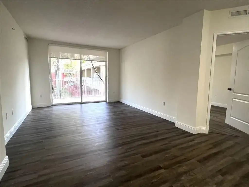 18335 NW 68 Avenue # 226, Hialeah FL 33015 photo 2