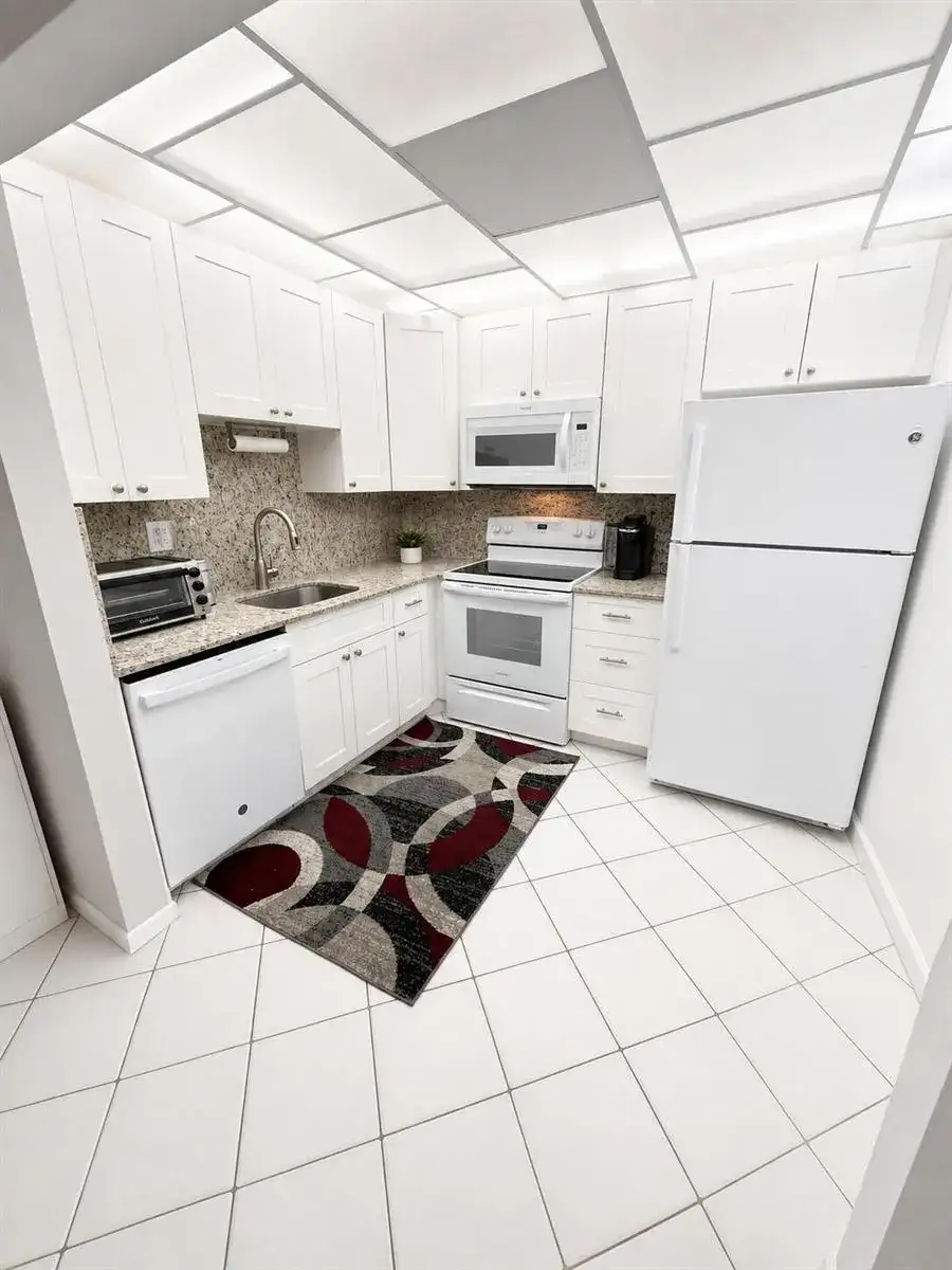 258 BURGUNDY F, Delray Beach FL 33484 photo 4