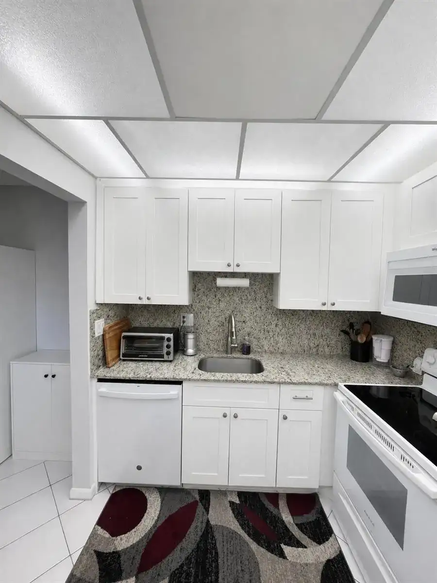 258 BURGUNDY F, Delray Beach FL 33484 photo 5