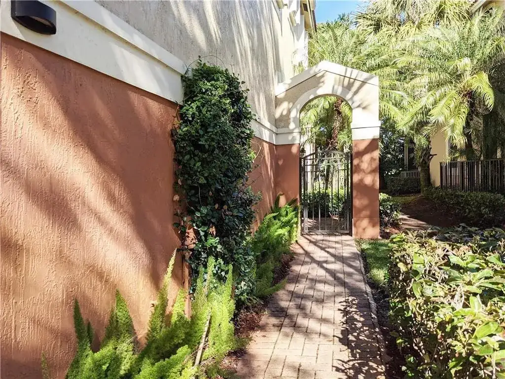 4150 FOREST Drive, Weston FL 33332