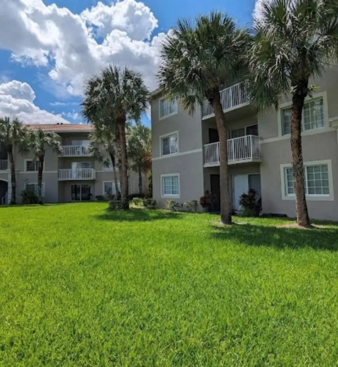 5550 Wiles Road Unit 105, Coconut Creek FL 33073
