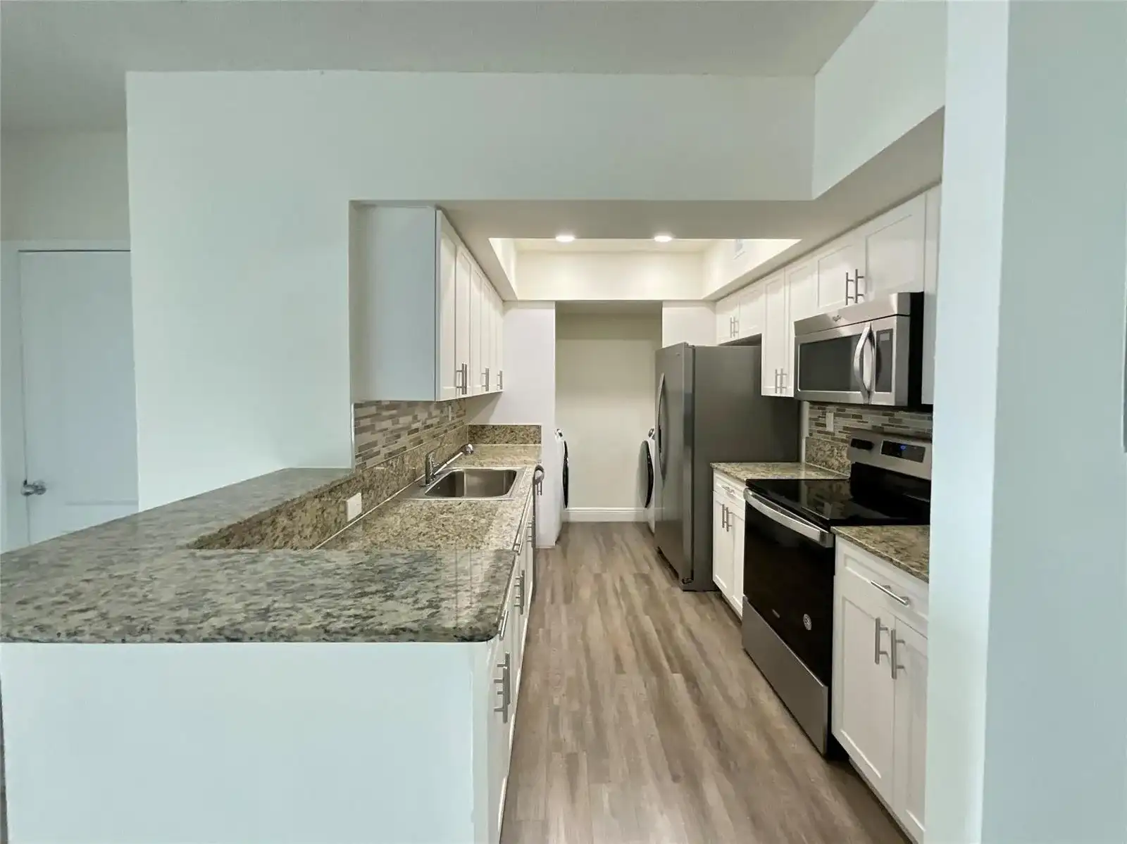 16900 N Bay Road # 1011, Sunny Isles Beach FL 33160