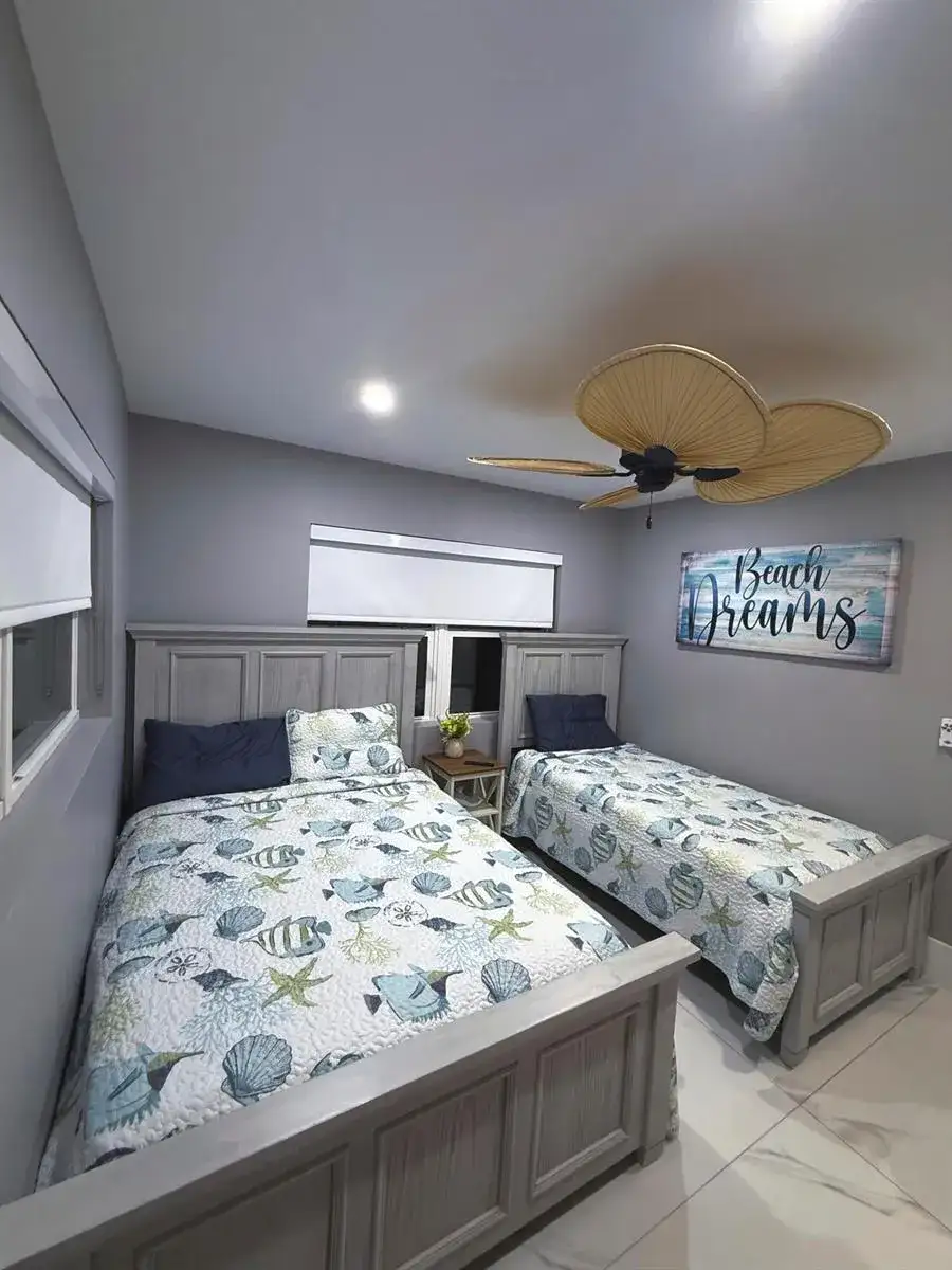 631 NW 39th Street, Oakland Park FL 33309 photo 3