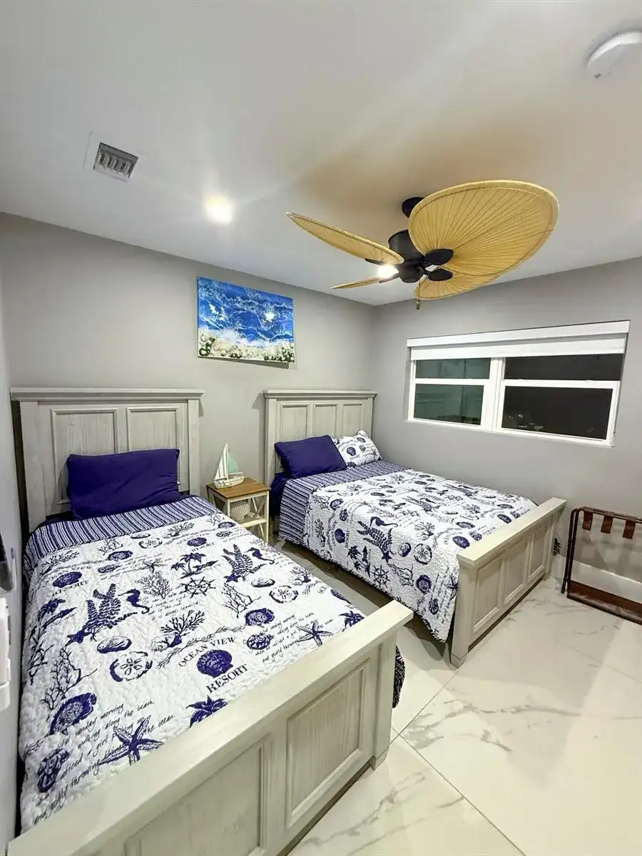 631 NW 39th Street, Oakland Park FL 33309 photo 4