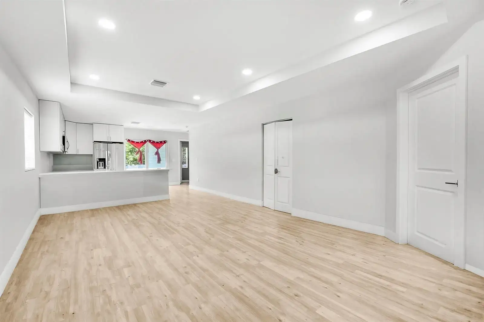 945 32ND Street, West Palm Beach FL 33407 photo 4