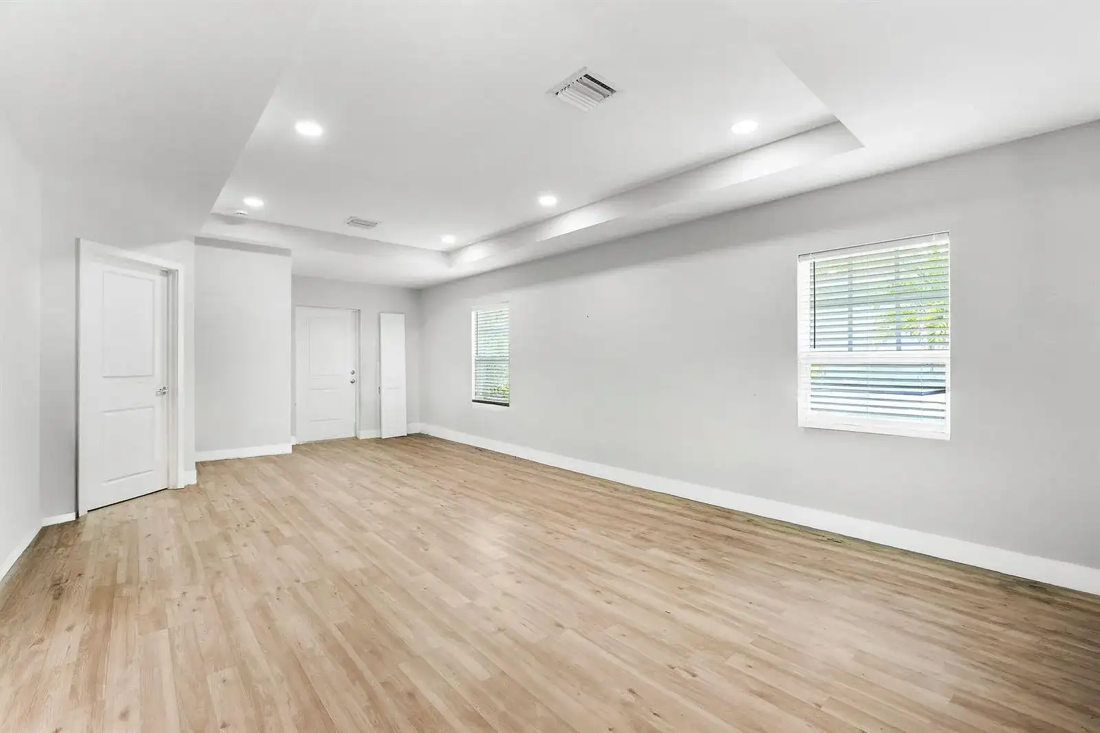 945 32ND Street, West Palm Beach FL 33407 photo 5