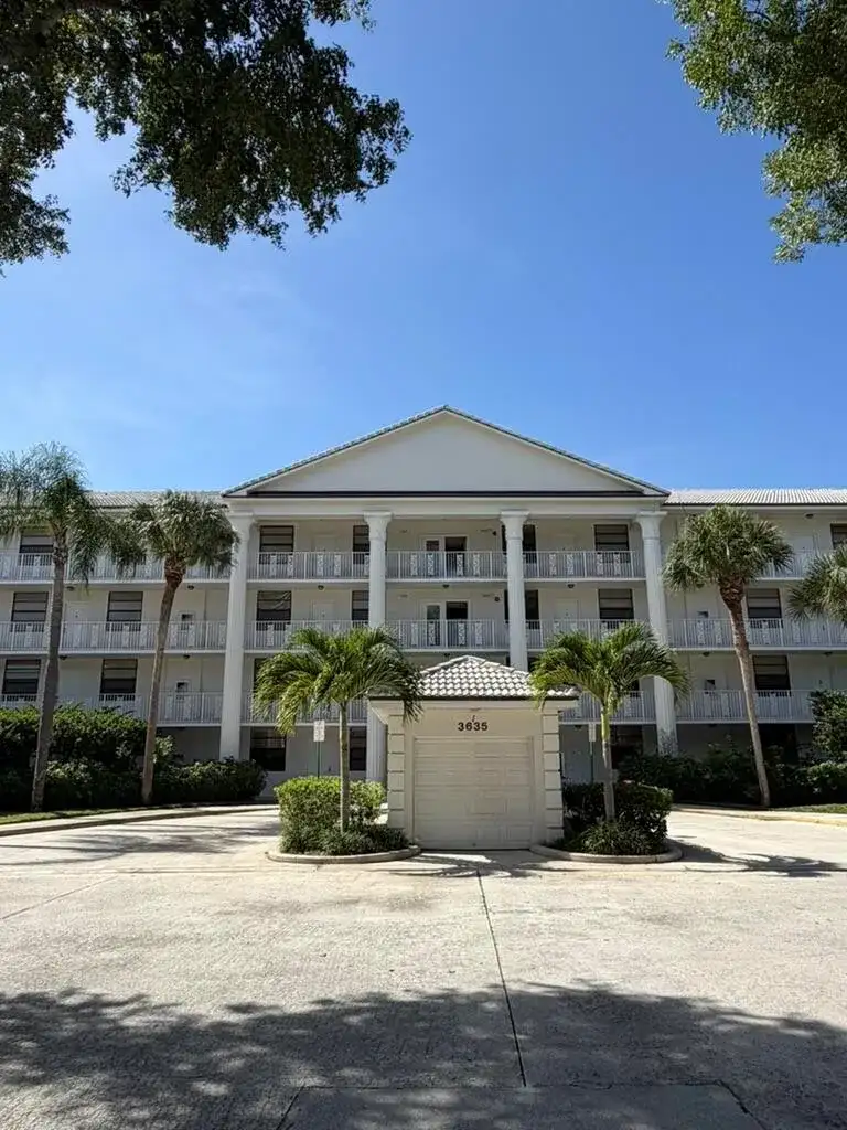 3635 Whitehall Drive # 302, West Palm Beach FL 33401 photo 2