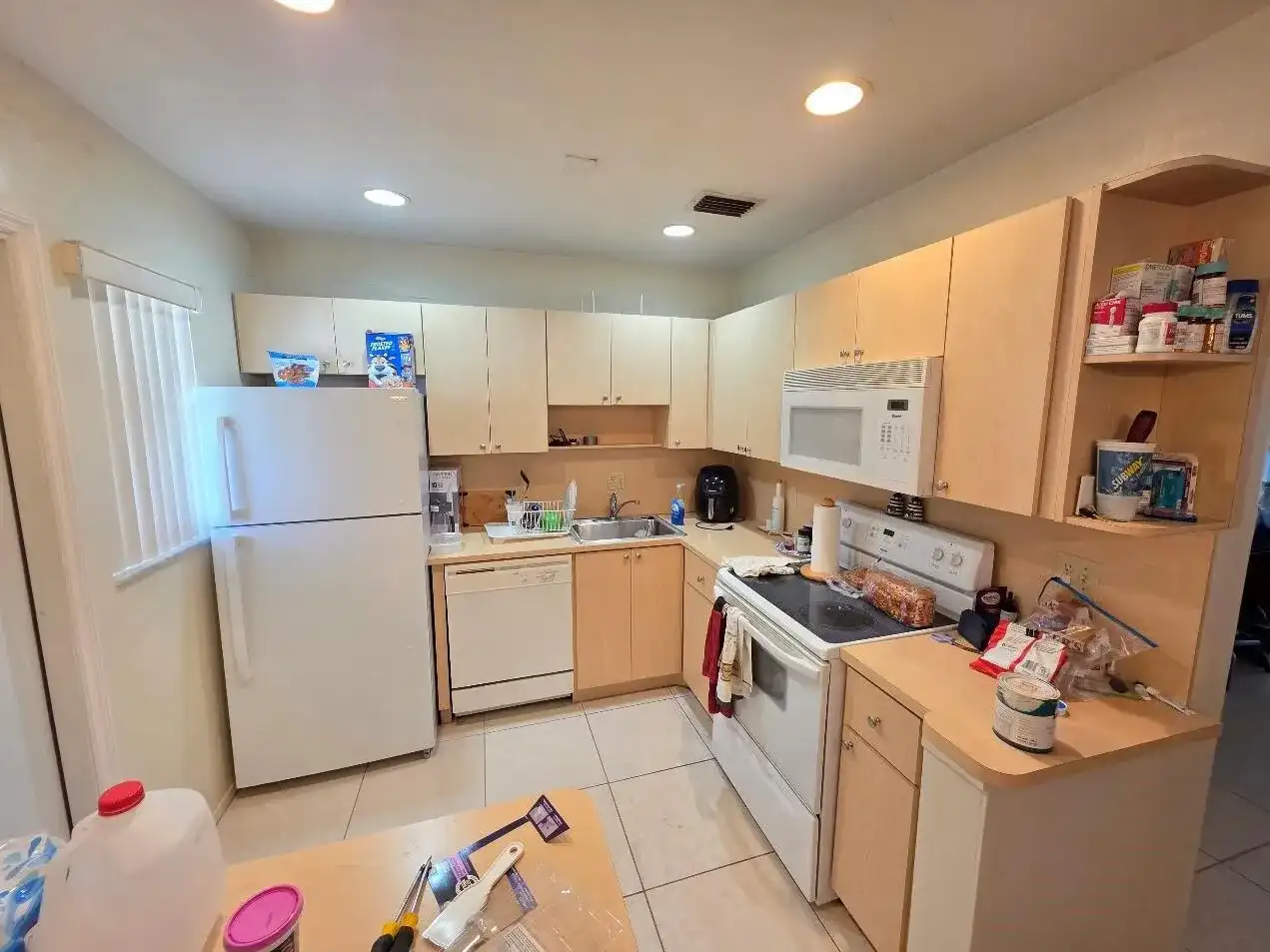 700 LAYNE Boulevard # 318, Hallandale Beach FL 33009
