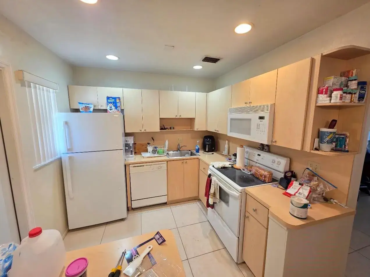 700 LAYNE Boulevard # 318, Hallandale Beach FL 33009