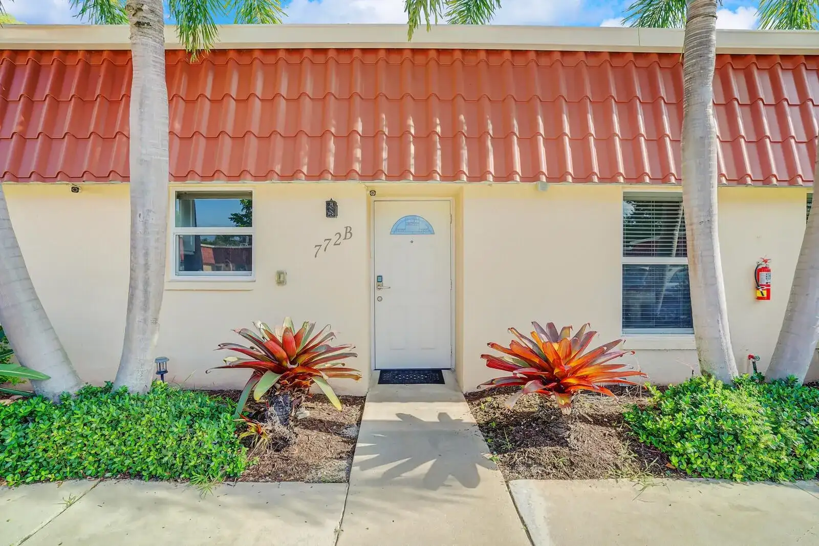 772 Nantucket Circle, FL 33467 photo 2