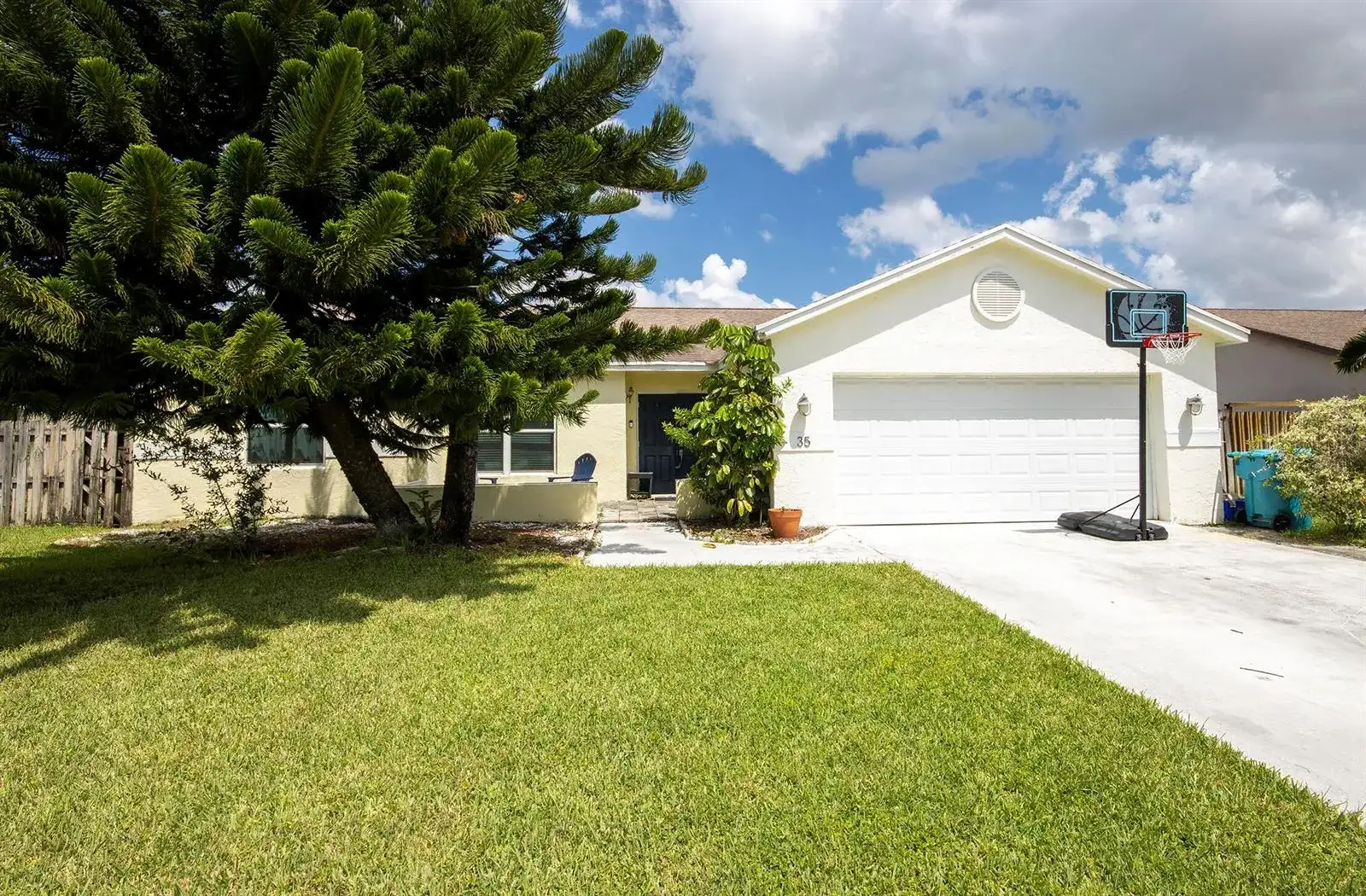 35 CEDAR Circle, Boynton Beach FL 33436 photo 2