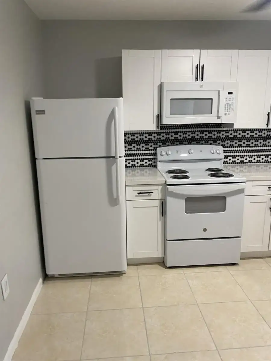 2105 Delaware Avenue, Fort Pierce FL 34950 photo 2