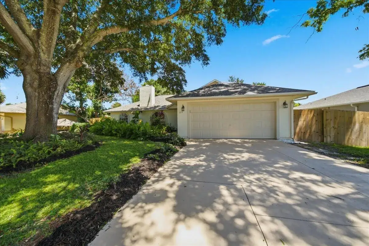 725 WENTWORTH Street, Sebastian FL 32958 photo 2