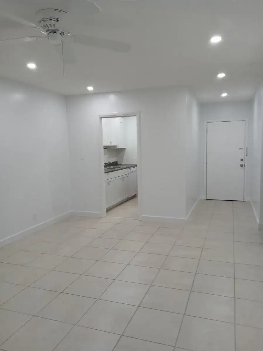 1250 E SAMPLE Road # 303, Pompano Beach FL 33064 photo 4