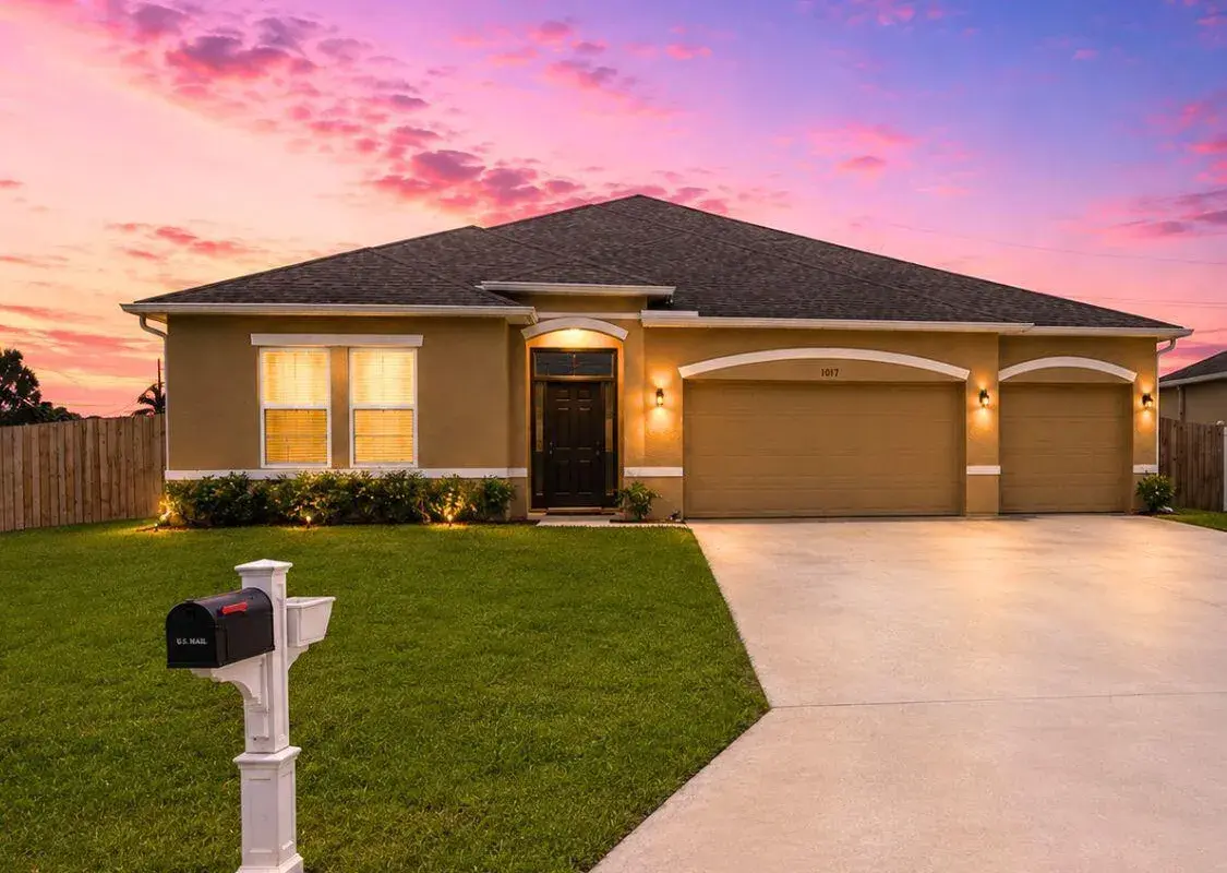1008 SW Ingrassina Avenue SW, Port St. Lucie FL 34953