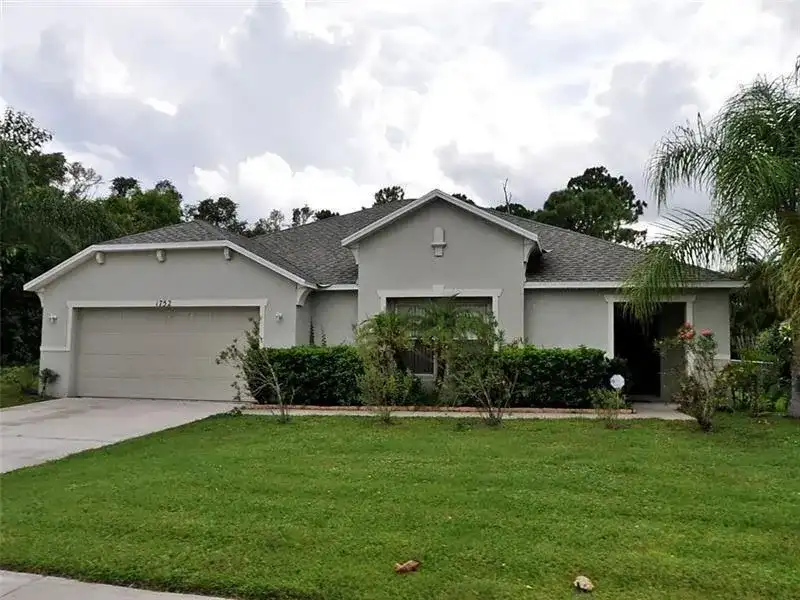 1752 SW Airoso Boulevard, Port St. Lucie FL 34984