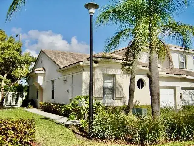 3133 ENCLAVE Way, Lauderhill FL 33319 photo 2