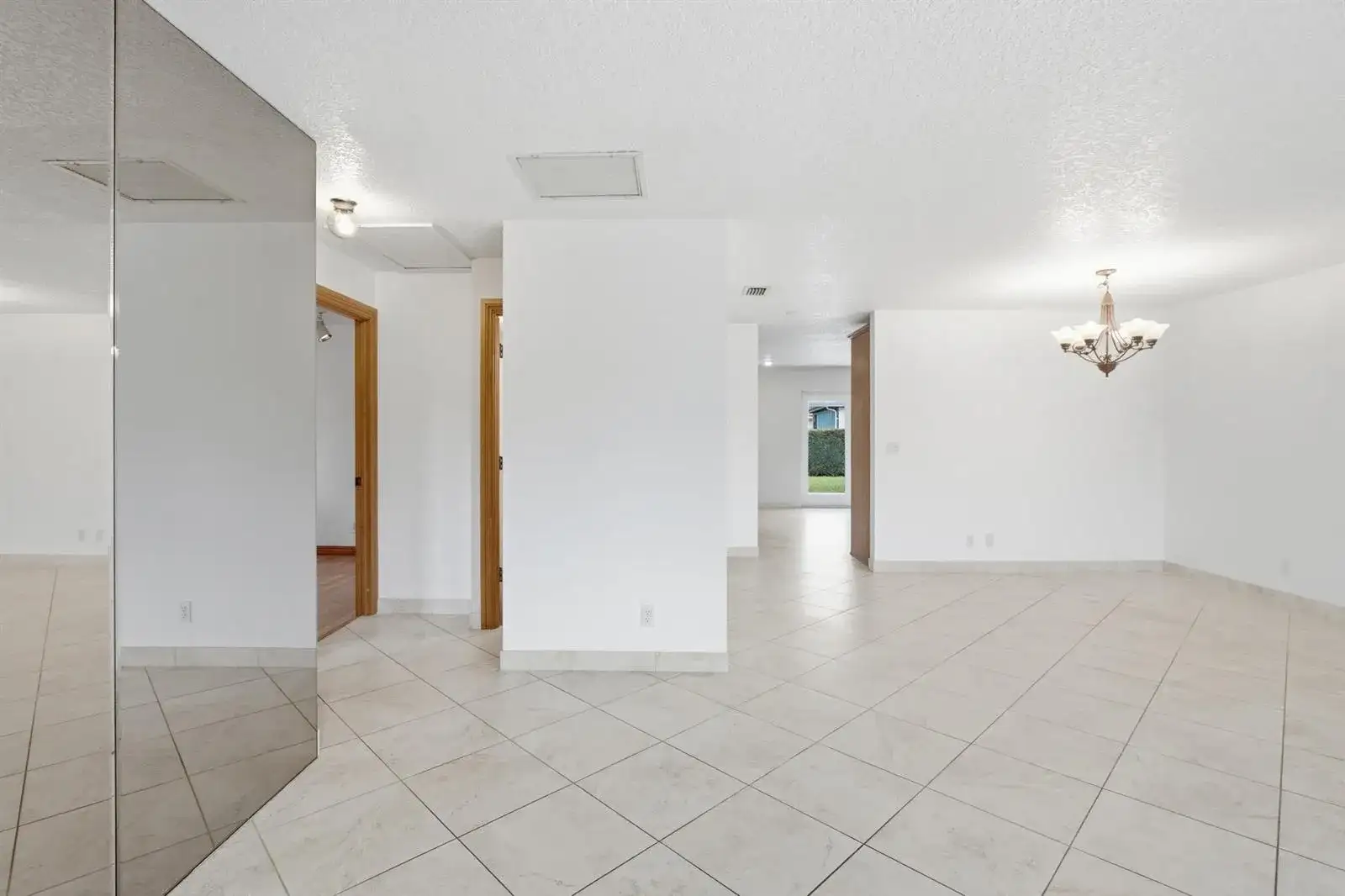 4778 Blue Pine Circle, Lake Worth FL 33463 photo 5