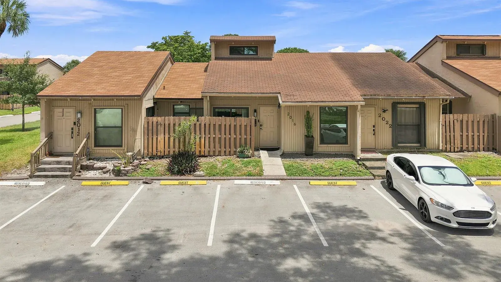 2016 SW 82nd Avenue, Davie FL 33324
