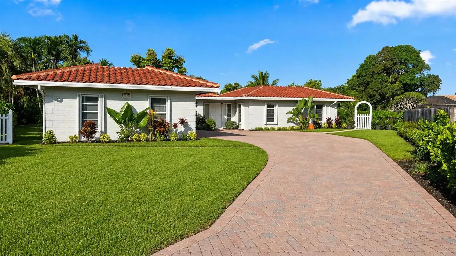 2644 NW 84TH Avenue, Coral Springs FL 33065 photo 2